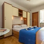 Mara Апартаменты Макарска