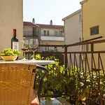 Mara Макарска