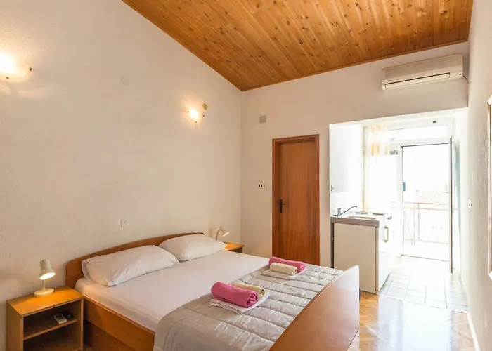 Mara Apartment